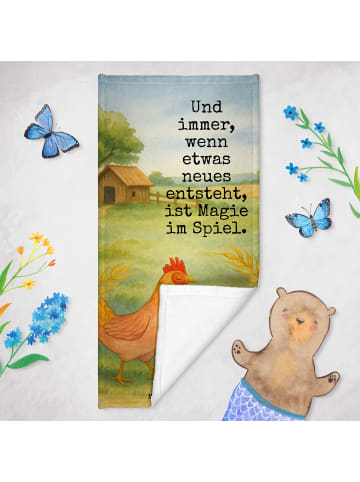 Mr. & Mrs. Panda Badehandtuch Huhn Stolz Design mit Spruch in Weiß