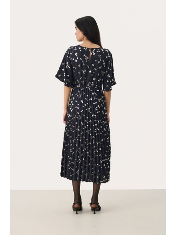 PART TWO Kleid SarafinaPW Easy fit in Navy Foil Print