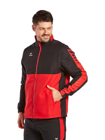 erima Six Wings Jacke mit abnehmbaren Ärmeln in rot/schwarz