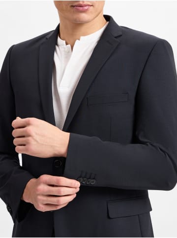 Finshley & Harding Sakko Steven in marine