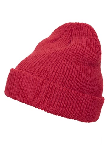  Flexfit Yupoong Beanies in red