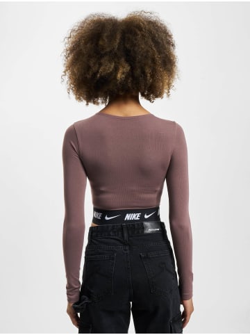 Nike Nike Cropped T-Shirts in plum eclipse/black