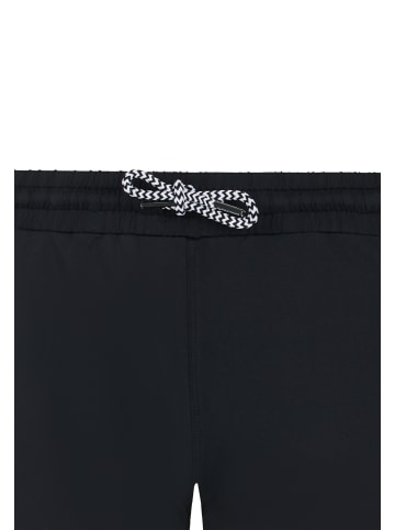 Protest " PRTAmisa JR in True Black