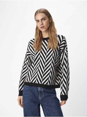 Object Pullover in Black 2