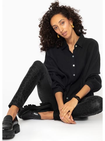 SASSYCLASSY Oversize Musselin Bluse in Schwarz