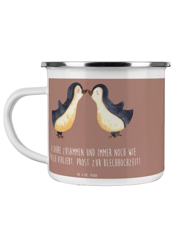 Mr. & Mrs. Panda Camping Emaille Tasse 8. Hochzeitstag Blechhoch... in Braun Pastell