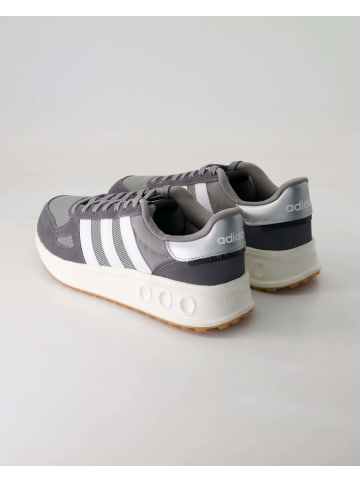adidas Sportliche Schnürschuhe in Grau