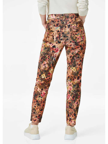 GOLDNER Slim Fit Stoffhose mit Paisley-Muster in camel / gemustert