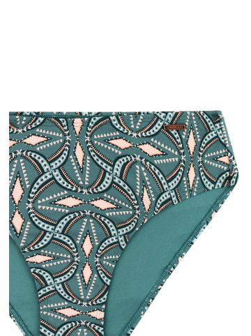 Protest " MIXCelebes in Laurelgreen