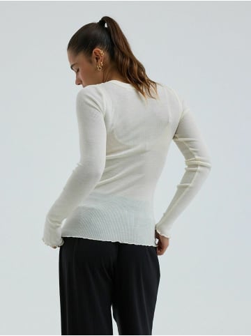 Seamless Basic Top Wooly in Off-white