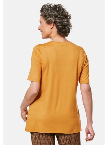 GOLDNER Kurzgröße:  Zeitloses Shirt mit modernem Raffdetail in maisgelb