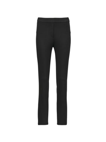 GOLDNER Kurzgröße:  Slim Fit Hose BELLA mit Schlupfbund in schwarz