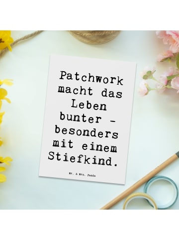 Mr. & Mrs. Panda Postkarte Buntes Stiefkind mit Spruch in Weiß