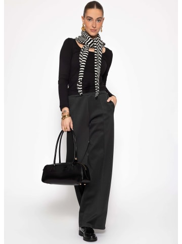 SASSYCLASSY Langarmshirt mit Ausschnitt in Schwarz