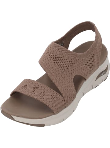 Skechers Keilsandaletten in braun