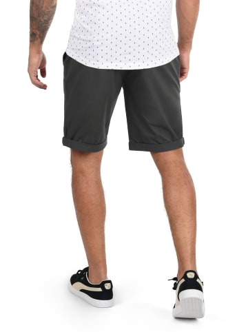 !SOLID Chinoshorts in grau