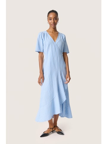 Soaked in Luxury Kleid SLAnvitte Feminine Form in Vista Blue with White Stripe