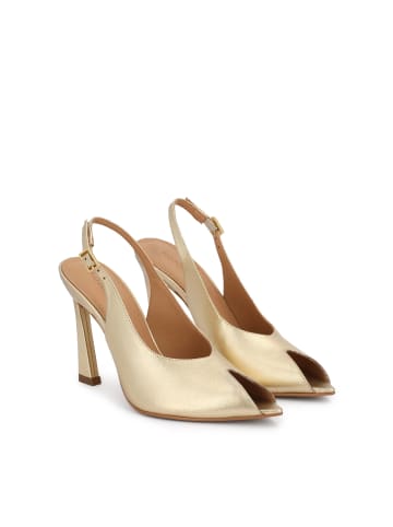 Kazar Pumps in Gold