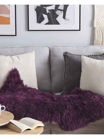 Beliani Schaffell ULURU in Violett - (W) 65 x (H) 8 x (L) 100 cm