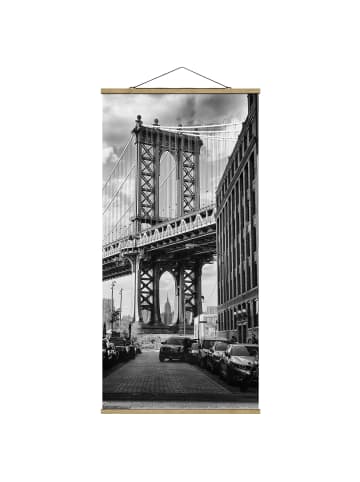 WALLART Stoffbild mit Posterleisten - Manhattan Bridge in America in Schwarz-Weiß