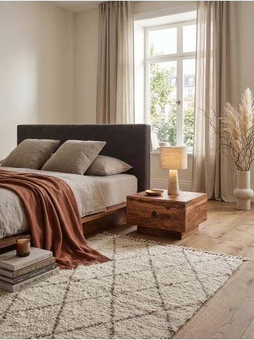 KADIMA DESIGN Design Nachttisch MUMBAI Massiv-Holz 40x40x25 cm in Massivholz