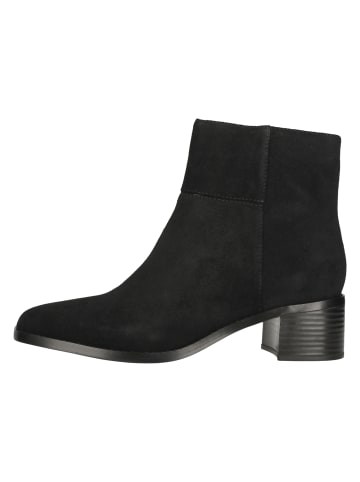 Clarks Ankle Boots Wrenn Top in 1219 Black Sde