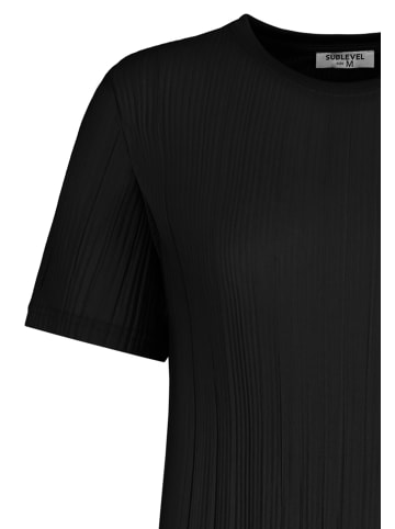 Sublevel Geripptes Kleid mit kurzem Arm und Rundhalsausschnitt in Schwarz