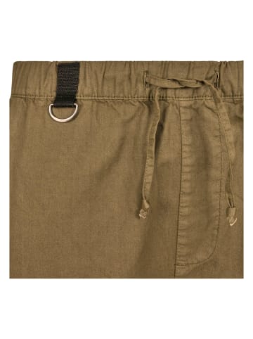 Urban Classics Cargo Shorts in olivgrün