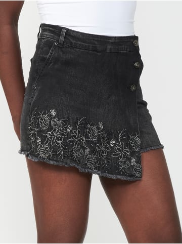KOROSHI JEANS MIT KURZEM ROCK in Schwarzer Denim