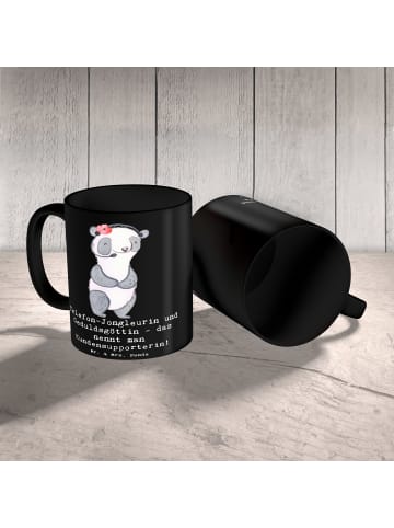 Mr. & Mrs. Panda Keramtiktasse Meisterin Kundensupport mit Spruch in Schwarz
