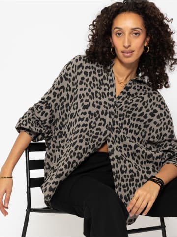 SASSYCLASSY Oversize Musselin Bluse in Taupe, Leo