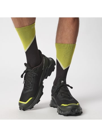 SALOMON Trailrunning-Schuh ALPHACROSS 5 GTX in black/peat/sulphur spring