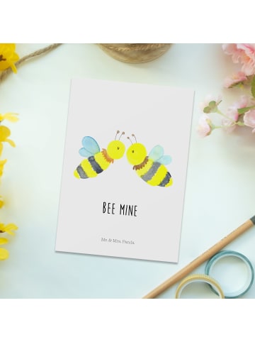 Mr. & Mrs. Panda Postkarte Biene Liebe mit Spruch in Weiß