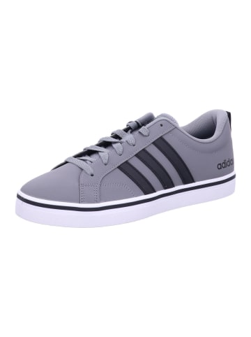 adidas Sneaker in grau