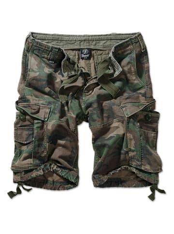 Brandit Cargo Shorts in olive camo