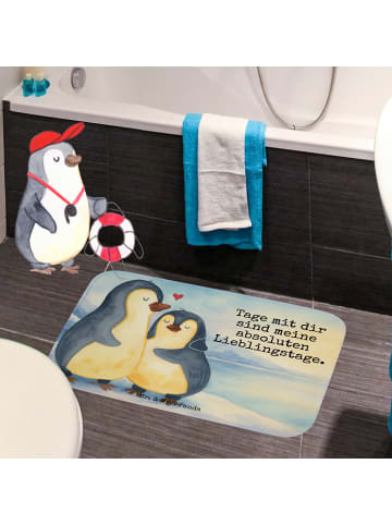 Mr. & Mrs. Panda Badezimmerteppich Pinguin umarmen Design mit Sp... in Weiß
