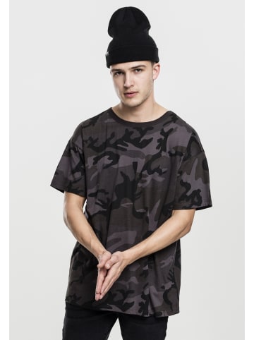 Urban Classics T-Shirts in dark camo