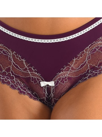 Selene Pantys in Bordeaux