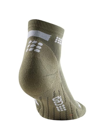 cep W THE RUN COMPRESSISOCKS LOW CUT in Oliv