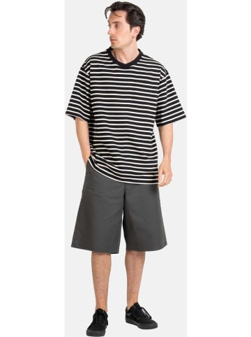 Reell Short "Loose Chino Short PC" in Grau