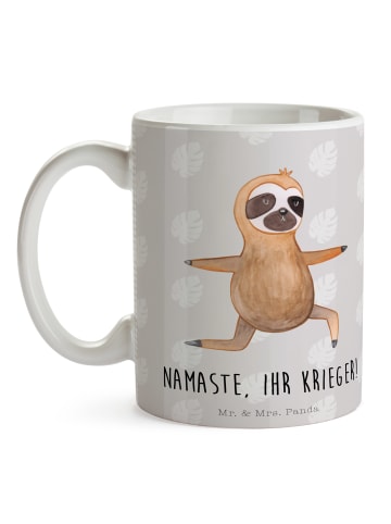 Mr. & Mrs. Panda Tasse Faultier Yoga mit Spruch in Grau Pastell