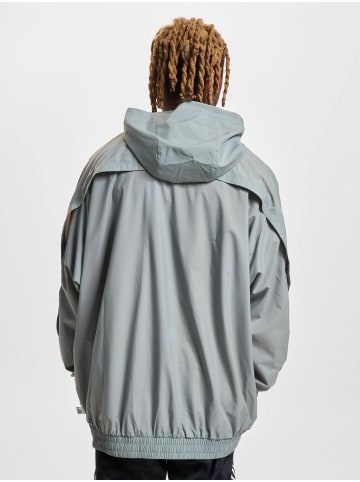 adidas Windbreaker in silgrn