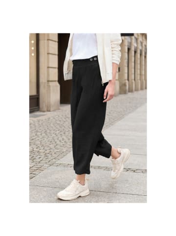 Street One Capri in Black