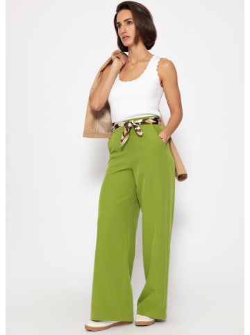 SASSYCLASSY Tank Top mit Bogenkante in Weiß