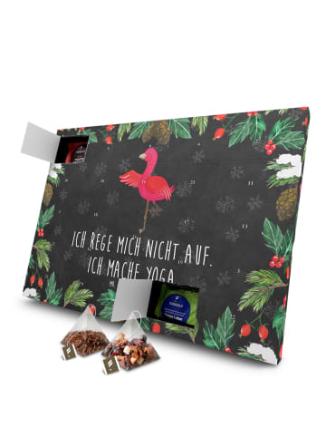 Mr. & Mrs. Panda Advents-Teekalender Flamingo Yoga mit Spruch in Kreidetafel