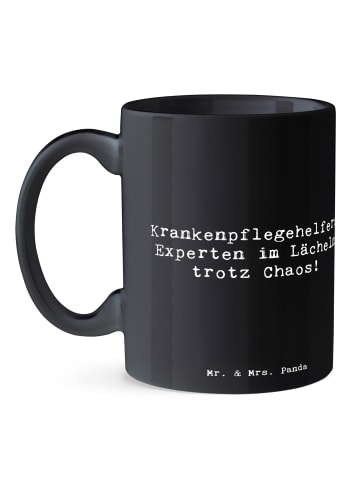 Mr. & Mrs. Panda Tasse Spruch Krankenpflegehelfer Lächeln mit Sp... in Schwarz