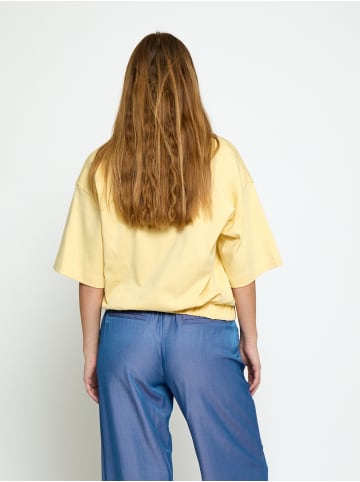 Peppercorn T-Shirt in Butter Yellow