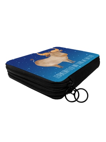 Mr. & Mrs. Panda Etui Sternzeichen Stier mit Spruch in Sternenhimmel Blau
