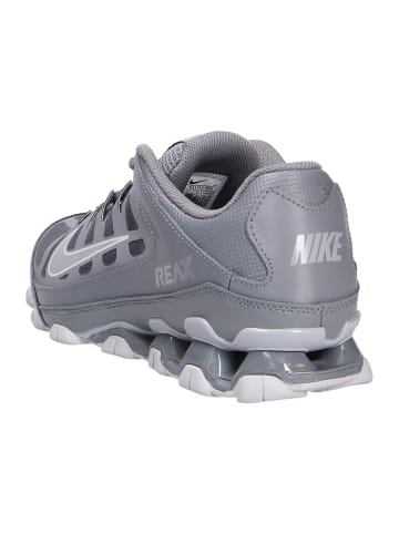 Nike Sneaker REAX 8 TR in grau