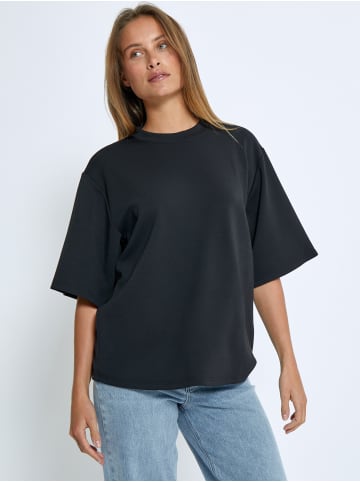 Peppercorn T-Shirt in Black